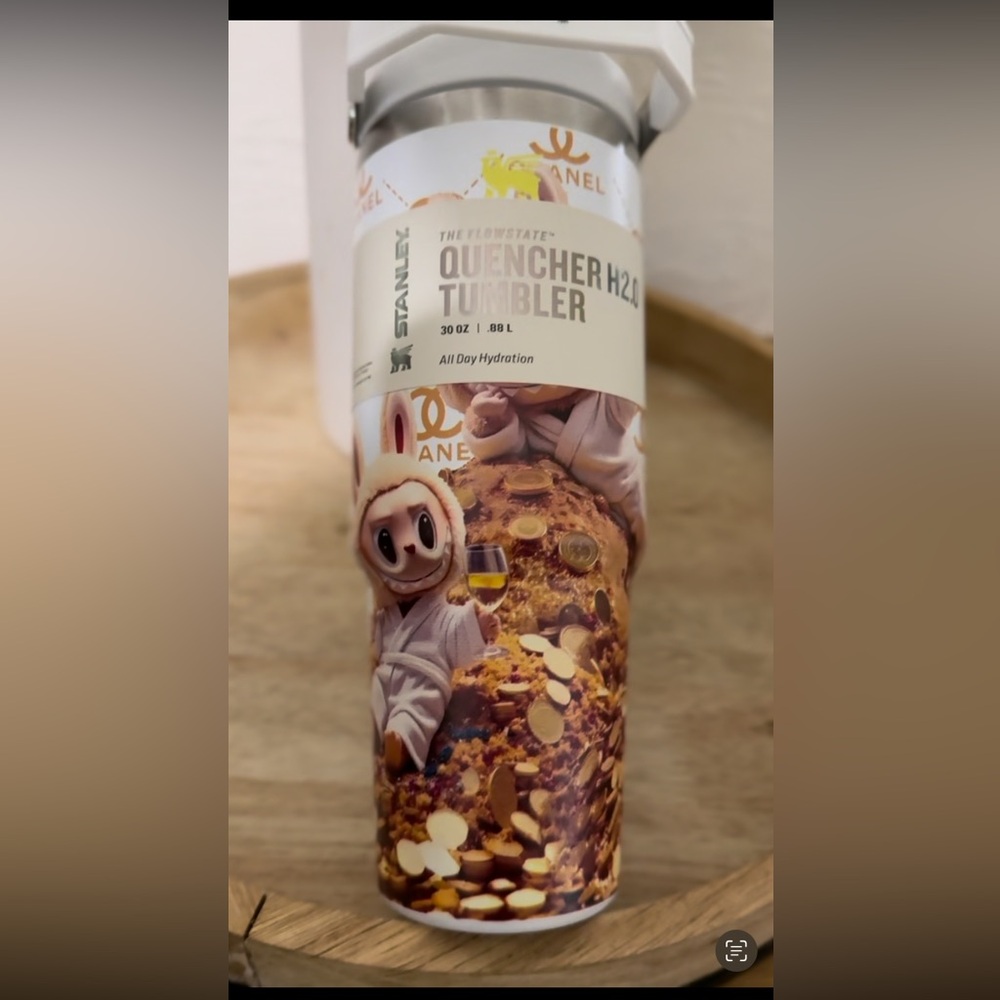 Stanley Quencher H2.0 Tumbler with Space Theme